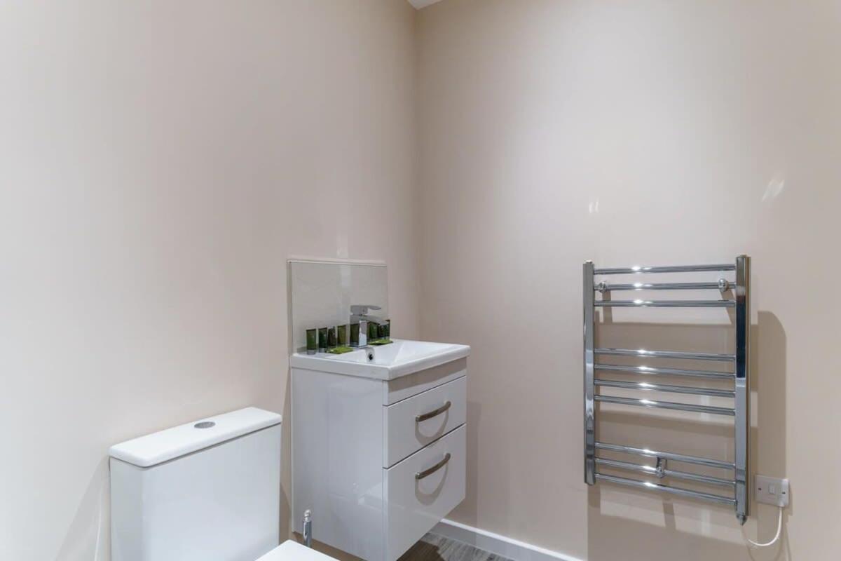 Fantastic 1 Bed Flat Manchester - Sleeps 3 Экстерьер фото
